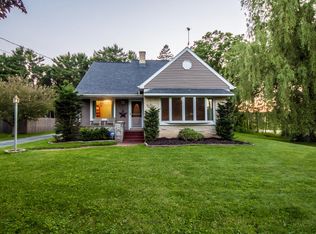 810 Linden St, Cleveland, WI 53015