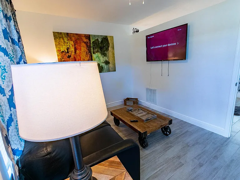 916 N Victoria Park Rd #2 — Photo 4