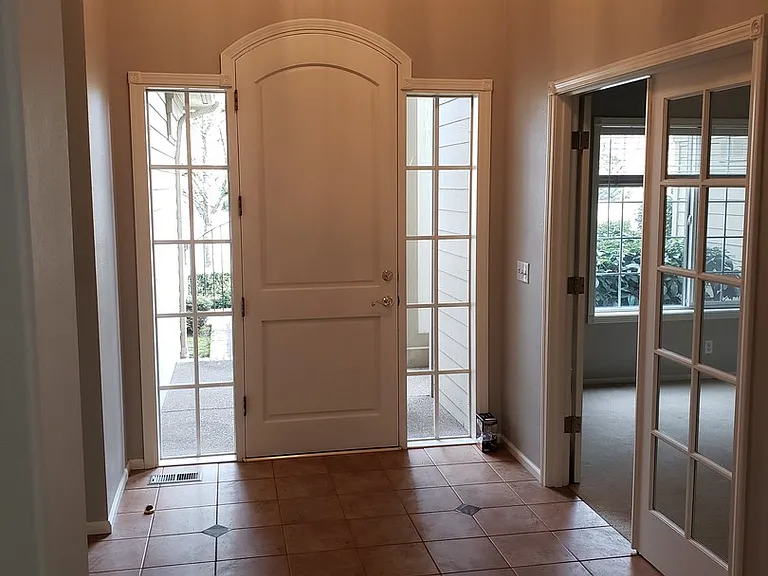 1570 Kingston Way — Photo 10