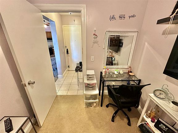 5th image of 4221 Heritage Woods Dr APT F