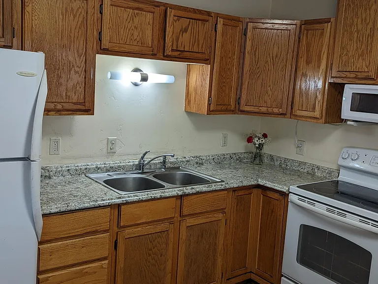 34 S Maple Ave — Photo 9