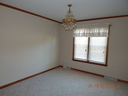 4th image of 3914 Robin Hood Dr