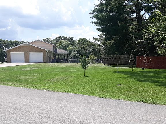 3rd image of 107 Hutchinson Dr
