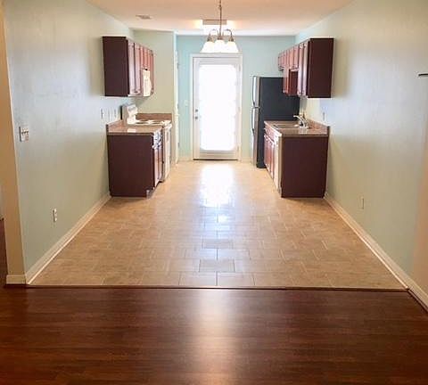 5th image of 890 Dunwoody Pl #890