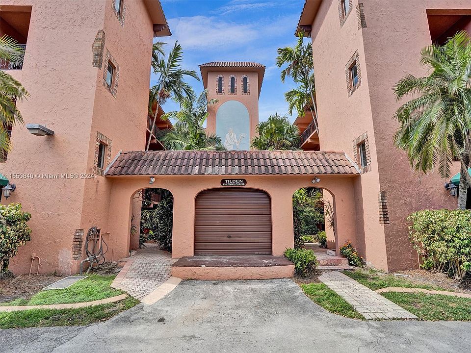 1st image of 620 Tennis Club Dr APT 107