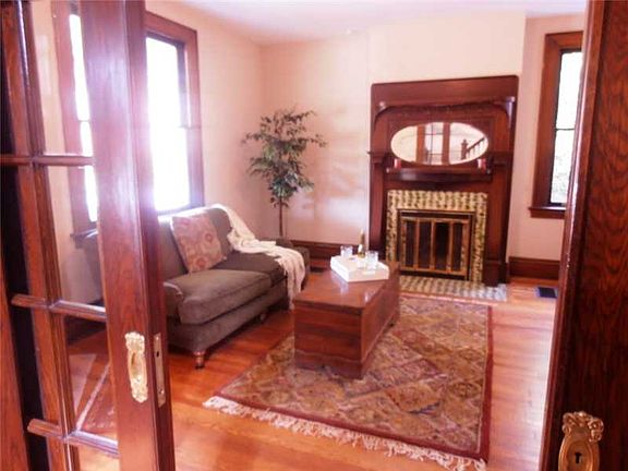 3rd image of 210 Orchard Ln