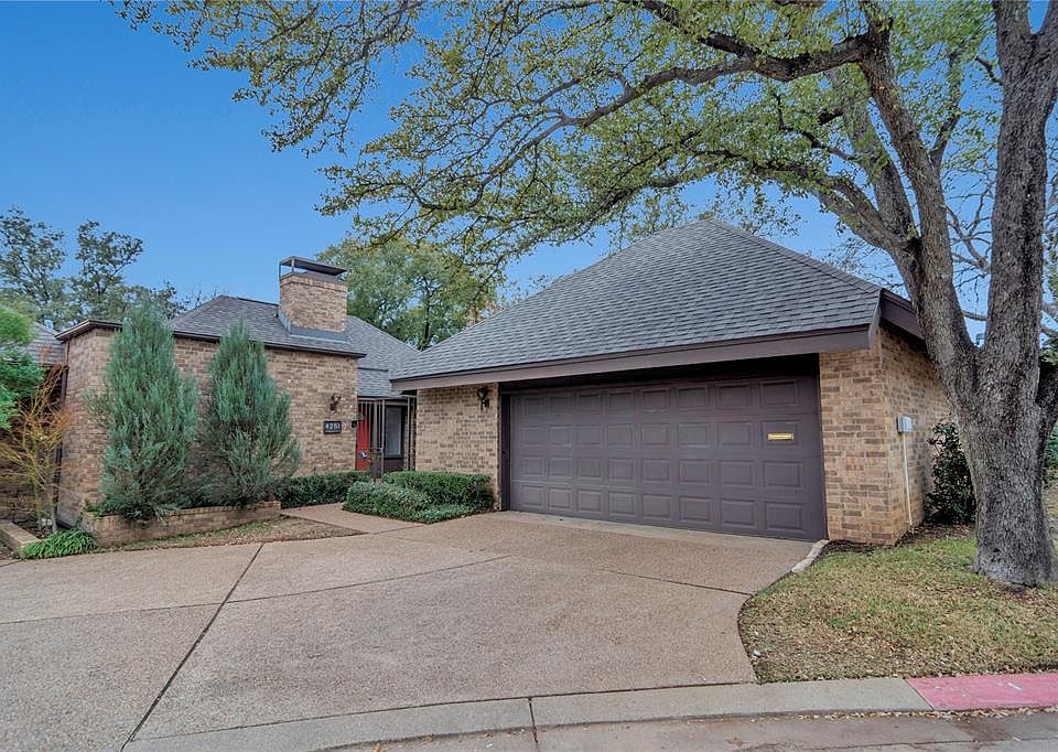 1st image of 4251 Clear Lake Cir