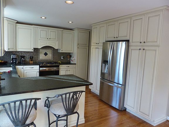 3rd image of 2249 Mayfair Dr