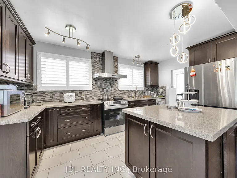 53 Southdale Dr — Photo 10