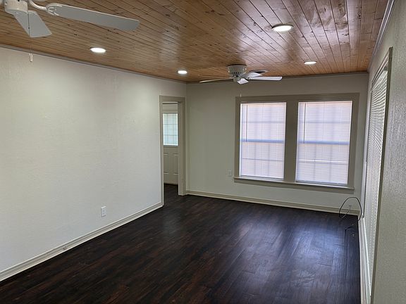 2nd image of 1809 Williston St