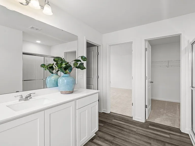 1414 Latham Garden Dr — Photo 5