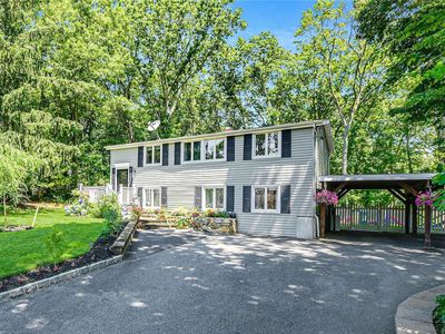 347 Old Town Rd, East Setauket, NY, 11733