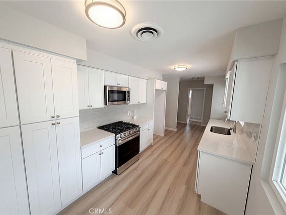 2nd image of 5654 Tower Rd