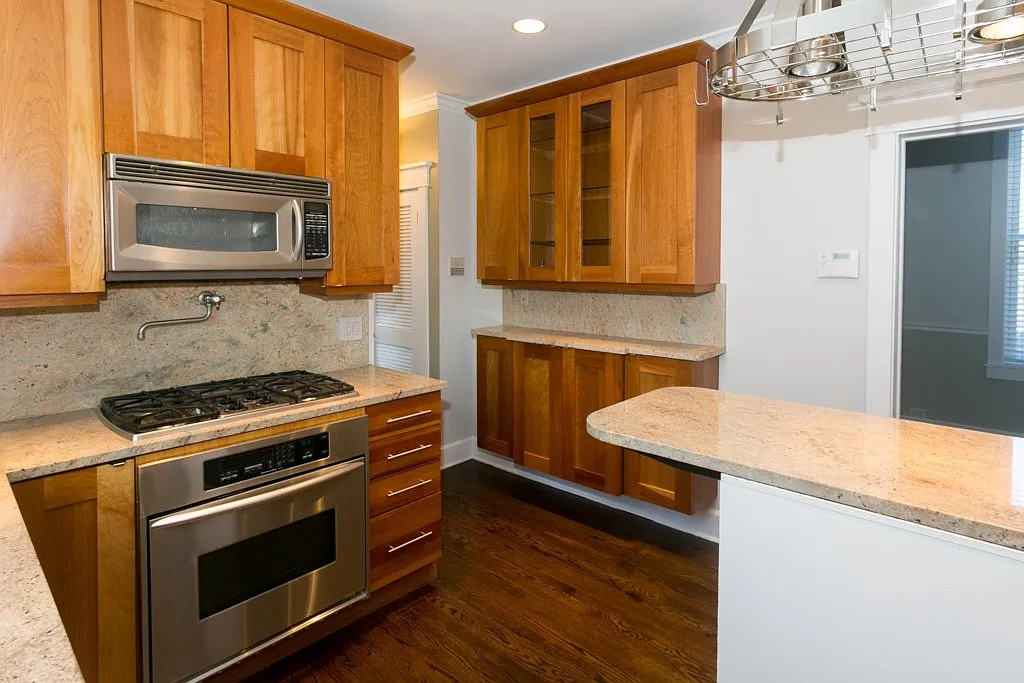 Captivating 1 Bed, 1 Bath at Bosworth + Addison (Wrigleyville) — Photo 4