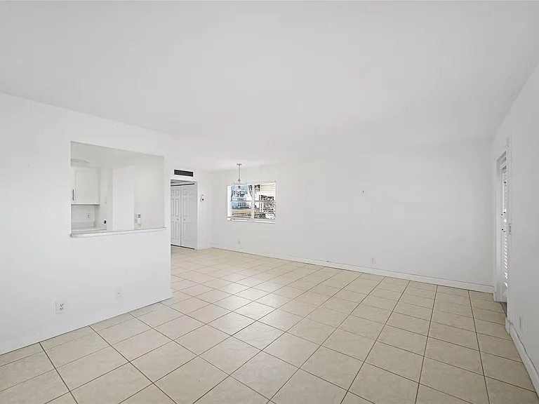 451 Monaco Park #J — Photo 6