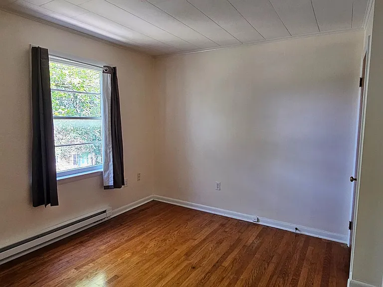 204 E Whitlock Ave — Photo 9