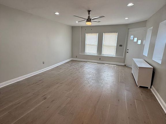 4th image of 2633 E Monmouth St Floor 1