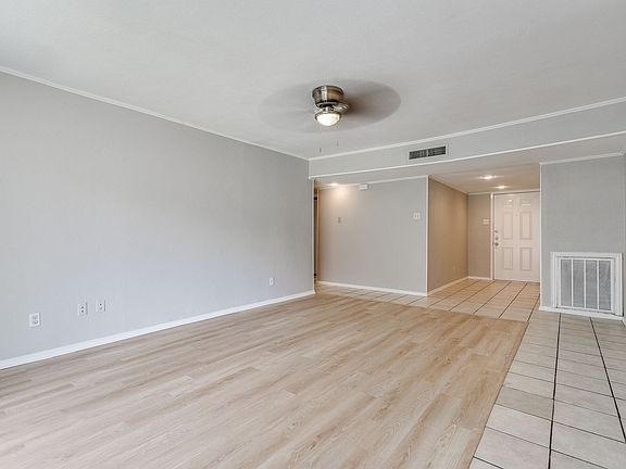 3rd image of 1517 Deepwood Dr