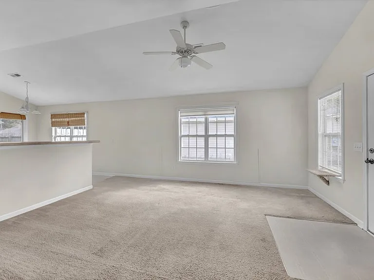 2029 Jackson St — Photo 3