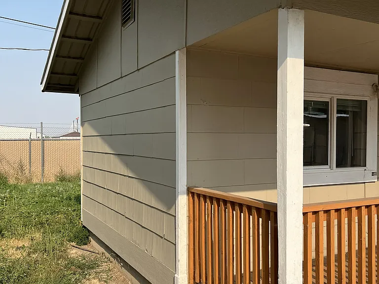 111 E Simplot Blvd #6 — Photo 3