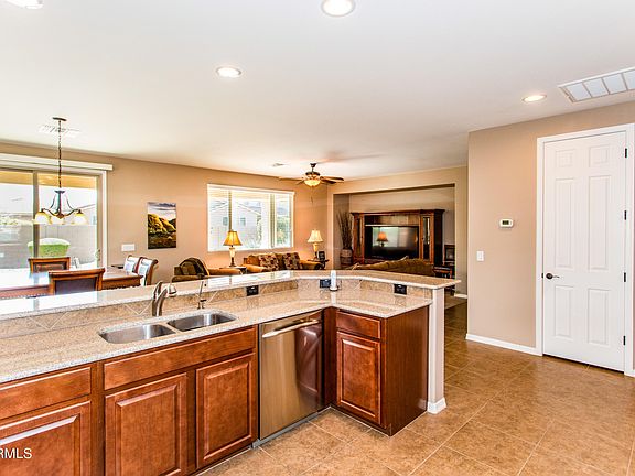 5th image of 505 W STANLEY Avenue