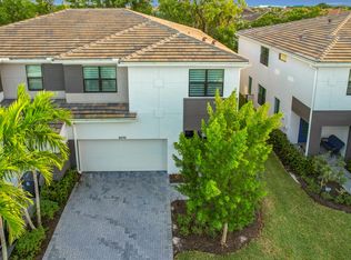 8698 Corvus Dr, Lake Worth, FL 33467