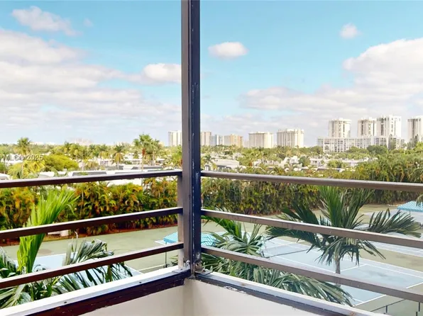 600 Three Islands Blvd APT 402, Hallandale Beach, FL 33009