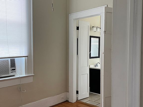 5th image of 1636 Amelia St #2B