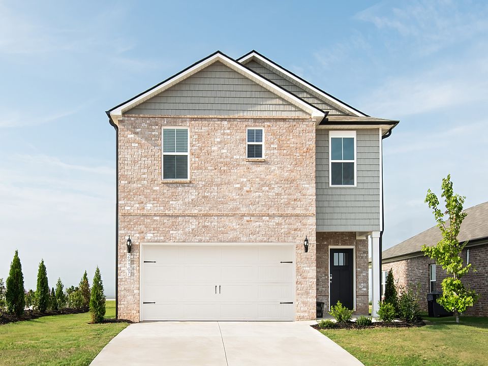 The Dallas floorplan with Elevation Y modeled at Madison Preserve.