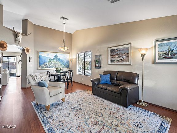 5th image of 2861 W Chalfont Dr