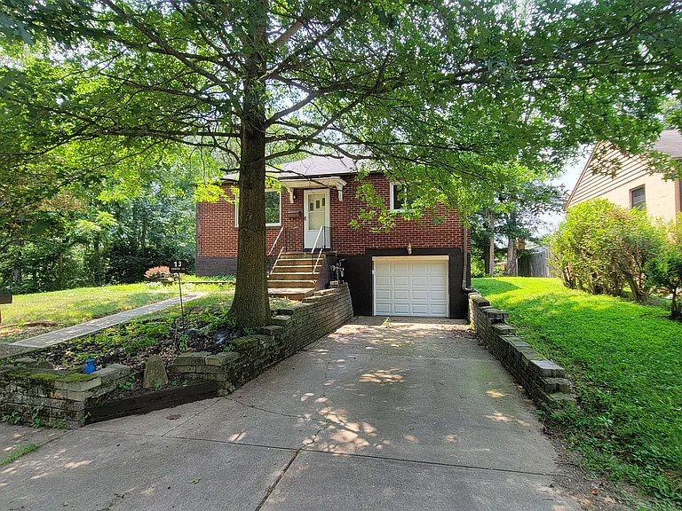 13 Fleck Ct — Photo 2