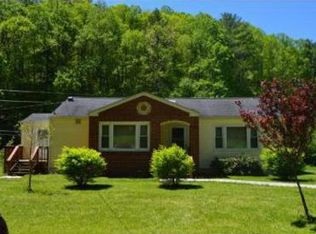 162 Hogum Hollow Rd, Roan Mountain, TN 37687
