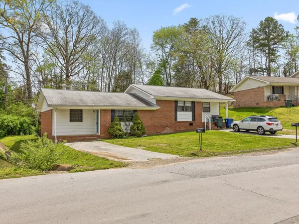 4706 Metro Park Ln, Hixson, TN 37343