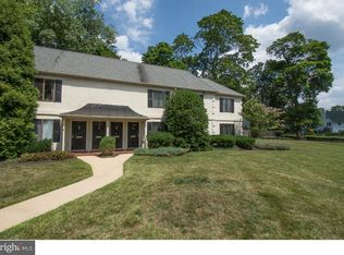 411 W Conestoga Rd APT 1, Devon, PA 19333