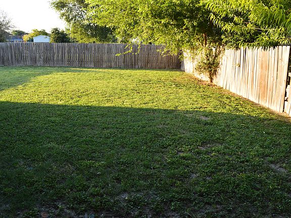 5th image of 412 Judean Ln