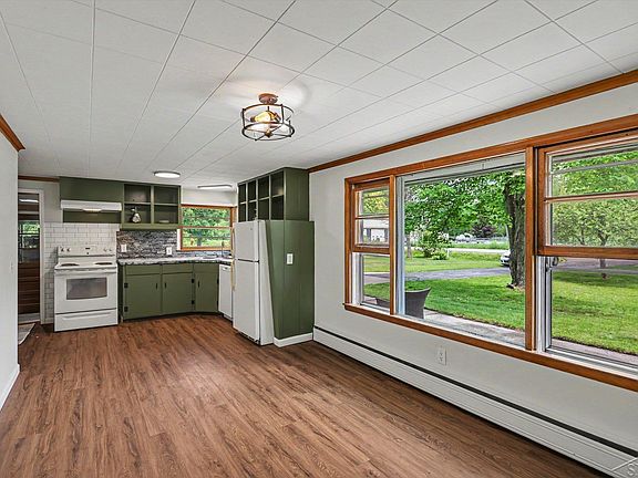 5th image of 748 W Irish St