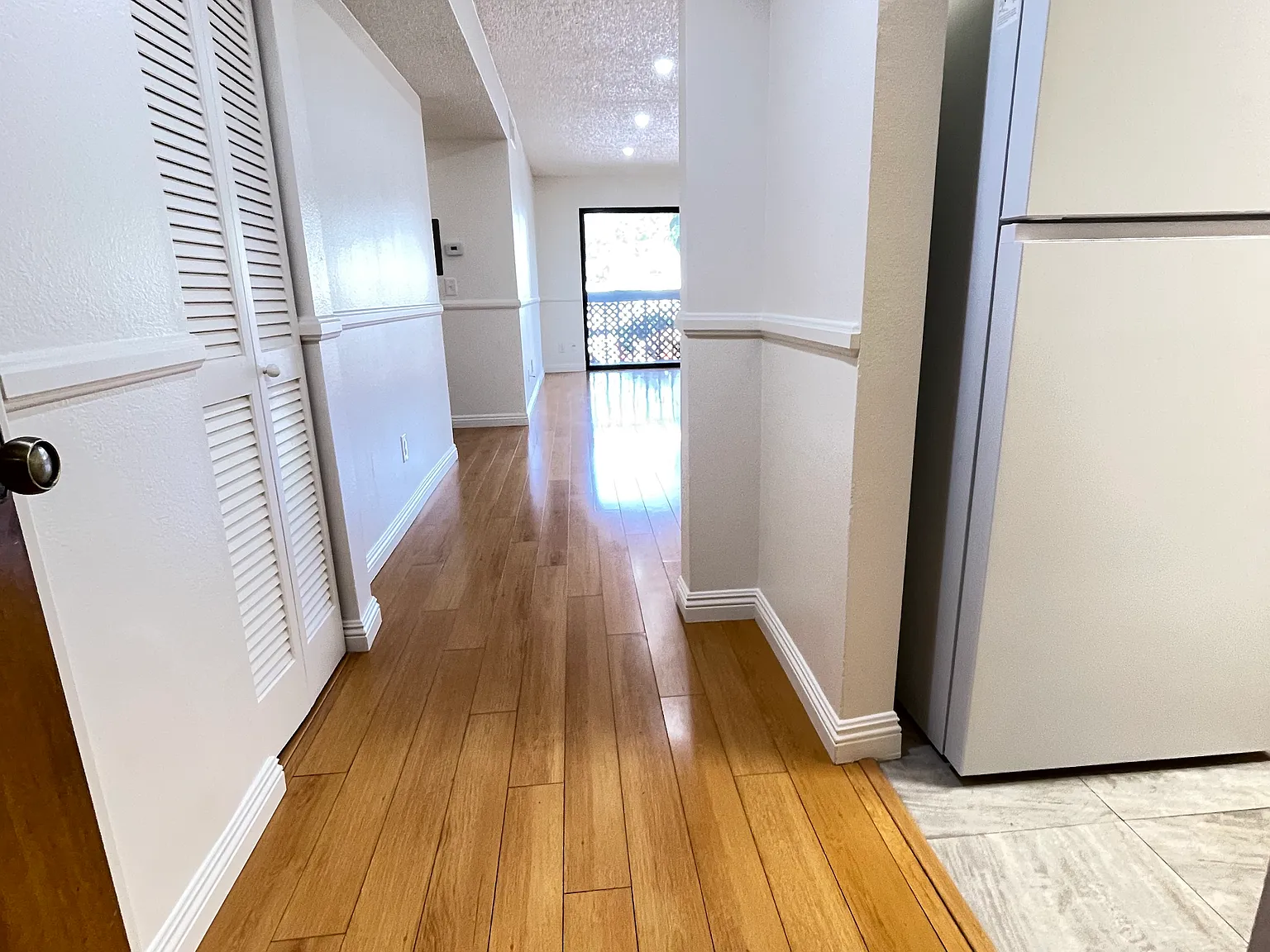 2 bed, 1100 sqft, $2,710 — Photo 3