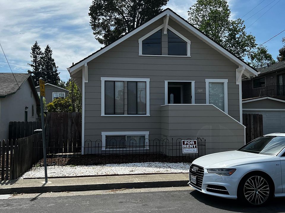 1st image of 202 Orchard Ave