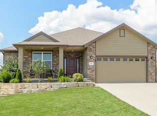 911 Westfield Ct, Lawrence, KS 66049