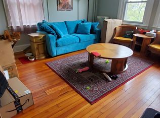 4320 Walnut St APT 3, Philadelphia, PA 19104