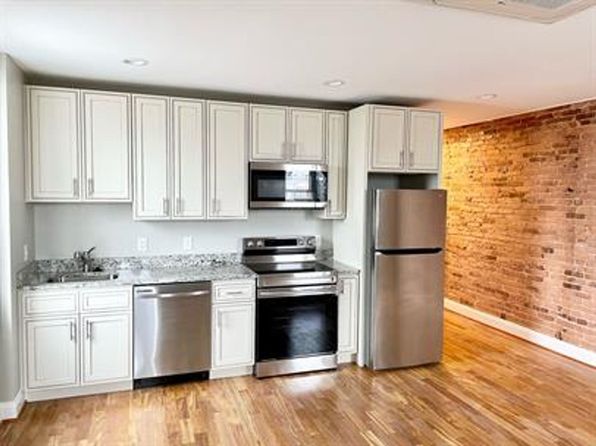 2843 N Calvert St #3B