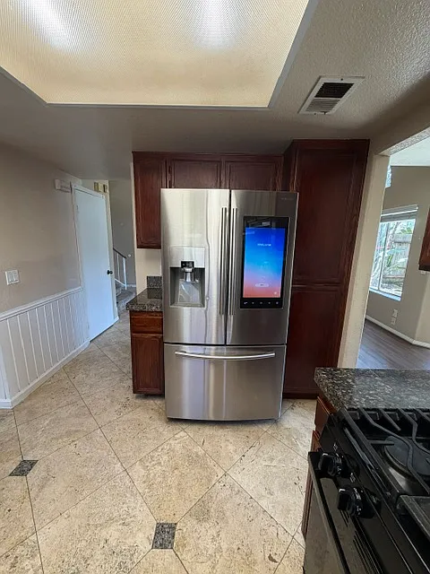 3 bed, 2.5 bath, 1407 sqft, $4,000 — Photo 4