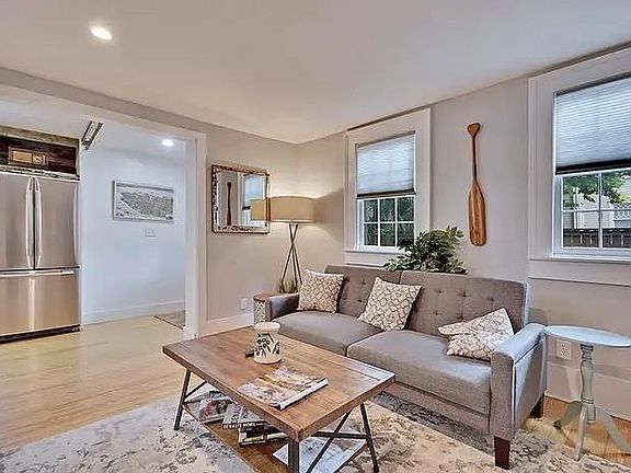 3rd image of 3 Oliver Ct