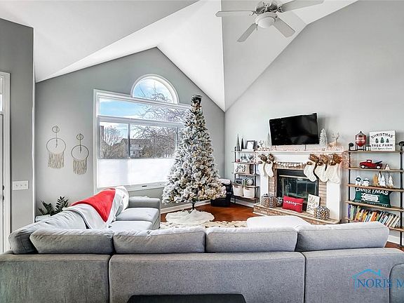 3rd image of 26609 Amberwood Dr