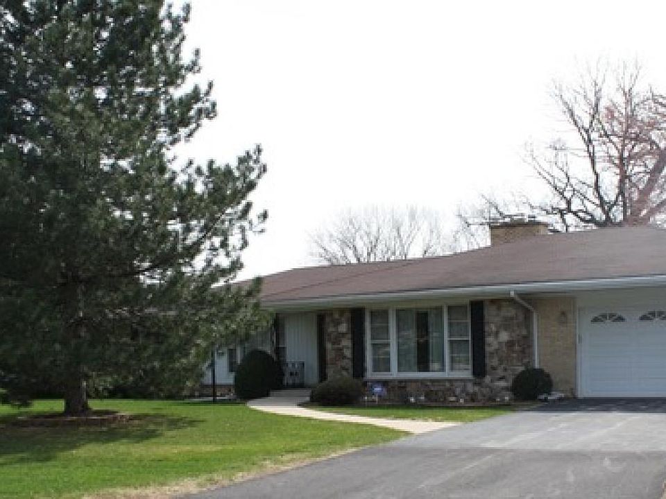 1st image of 458 Royal Oaks Dr