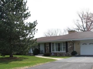 458 Royal Oaks Dr, Wood Dale, IL