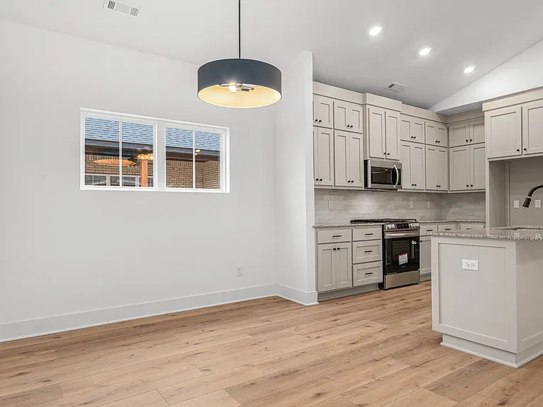 6808 Fir St — Photo 9