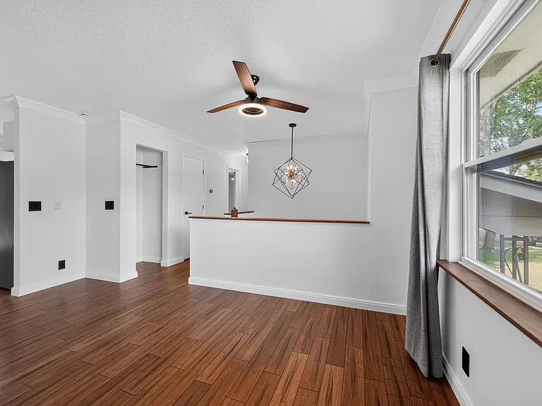 3906 Pickett Dr SW — Photo 3