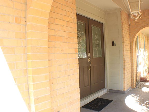 5th image of 1912 Aggie Ln