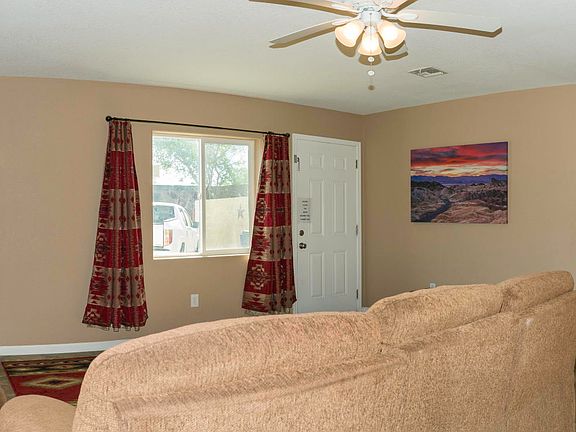 4th image of 726 N Saguaro Dr